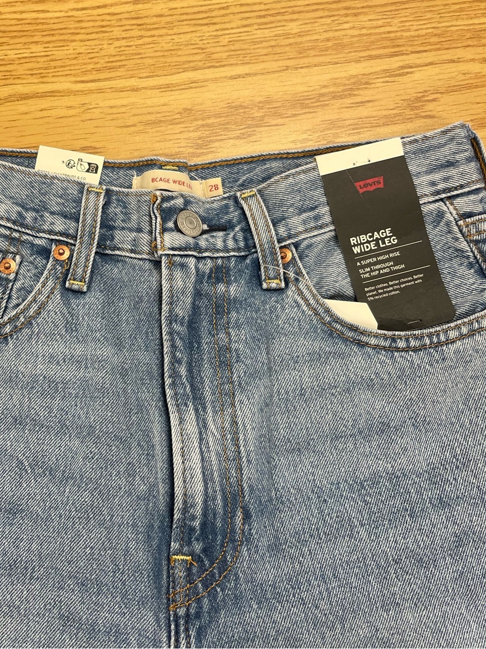 Women’s Levi's Ribcage Wide Leg Jean - Picture 4 of 8